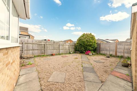 2 bedroom semi-detached bungalow for sale, Oakland Court, Kirkburton, HD8