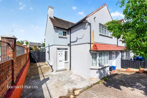 2 bedroom ground floor flat for sale, Clifford Avenue, London
