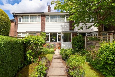 2 bedroom terraced house for sale, Brookside Close, Glossop SK13