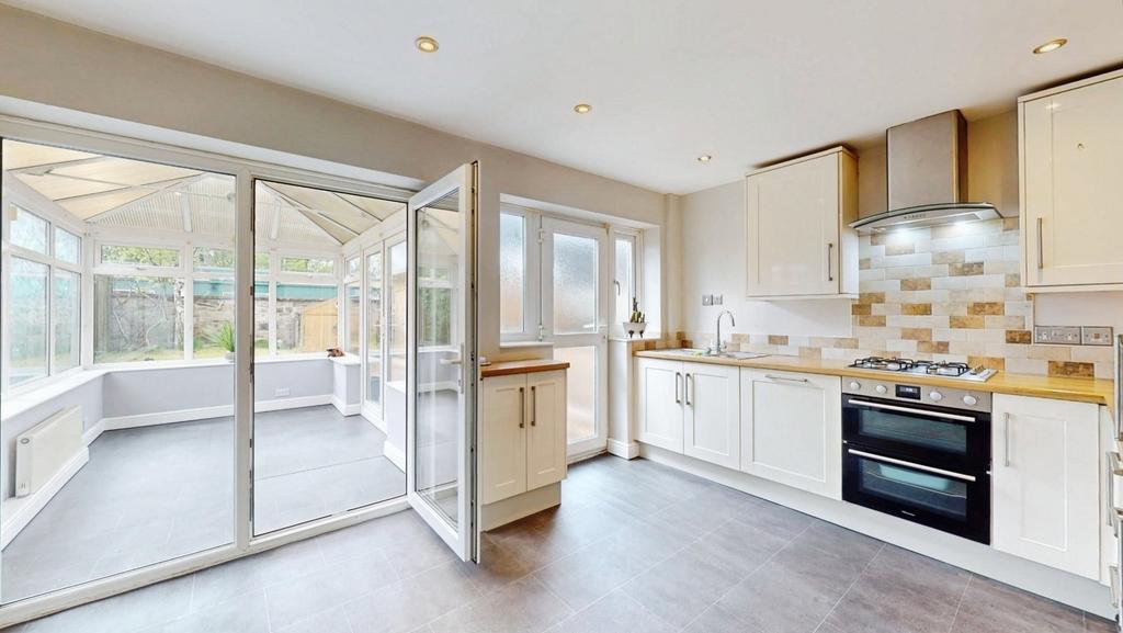 Redwood Way, Yeadon, Leeds, LS19 - View 4