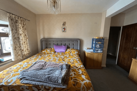 3 bedroom terraced house to rent, Easternville Gardens, Ilford, IG2