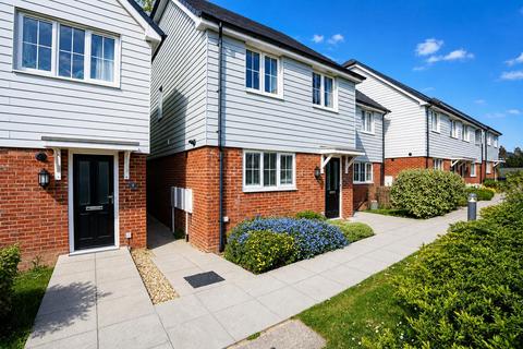 2 bedroom semi-detached house for sale, Oxley Close, St. Leonards-On-Sea