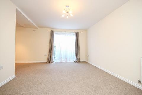2 bedroom flat for sale, Eddington Crescent, Welwyn Garden City, AL7