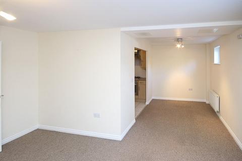 2 bedroom flat for sale, Eddington Crescent, Welwyn Garden City, AL7