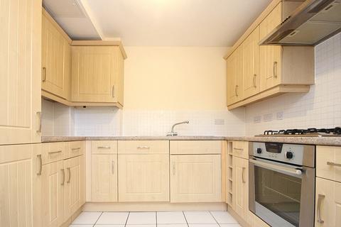 2 bedroom flat for sale, Eddington Crescent, Welwyn Garden City, AL7