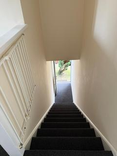 2 bedroom flat to rent, Shrublands Close, Chigwell IG7