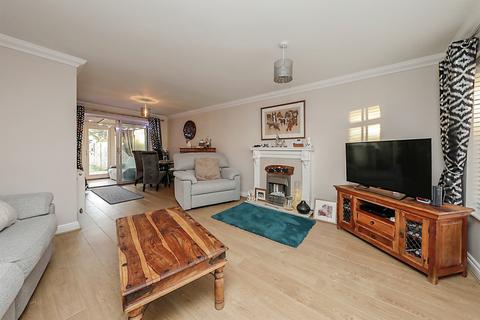 3 bedroom semi-detached house for sale, North Park, Fakenham
