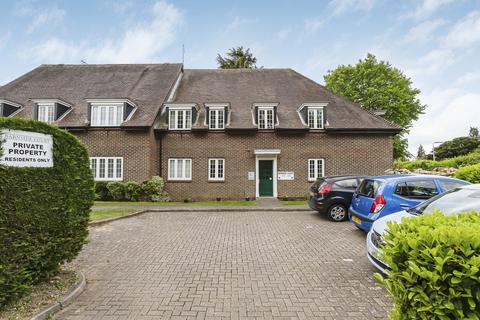 2 bedroom flat for sale, Barnside Court, Welwyn Garden City, Hertfordshire, AL8