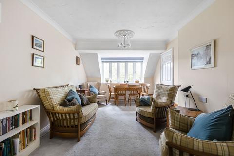 2 bedroom flat for sale, Barnside Court, Welwyn Garden City, Hertfordshire, AL8