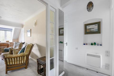 2 bedroom flat for sale, Barnside Court, Welwyn Garden City, Hertfordshire, AL8