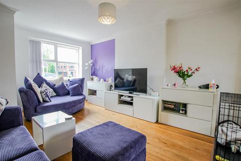 3 bedroom semi-detached house to rent, Goodwood Grove, York