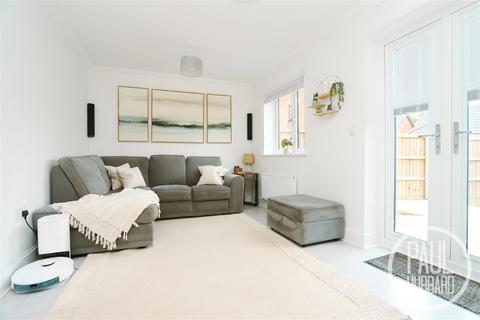 2 bedroom semi-detached house for sale, Lime Avenue, Oulton, NR32