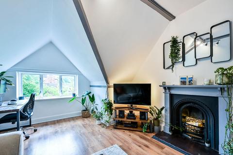 1 bedroom flat for sale, Lower Edgeborough Road, Guildford, GU1