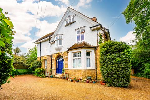 1 bedroom flat for sale, Lower Edgeborough Road, Guildford, GU1