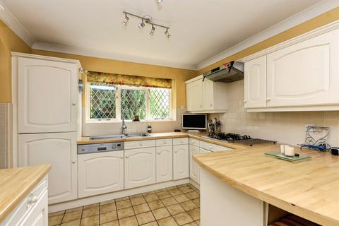 4 bedroom detached house for sale, Cedar Way, Ferndown