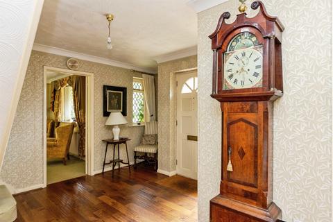 4 bedroom detached house for sale, Cedar Way, Ferndown