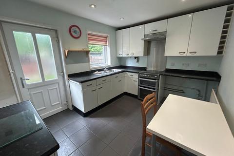 2 bedroom semi-detached house to rent, Royle Green Road, Manchester, M22
