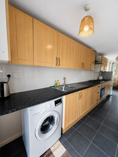 2 bedroom apartment to rent, Bampton Close, Oxford, OX4