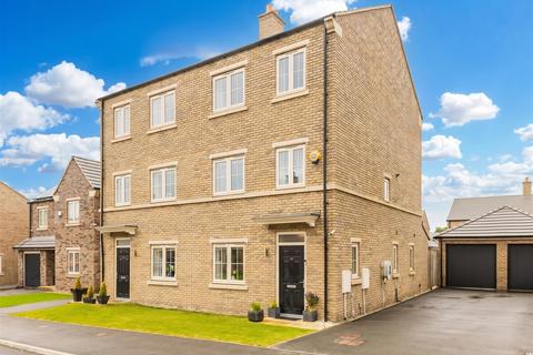 4 bedroom semi-detached house for sale, Naylor Avenue, Leeds LS19
