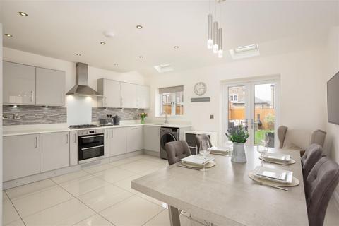 4 bedroom semi-detached house for sale, Naylor Avenue, Leeds LS19
