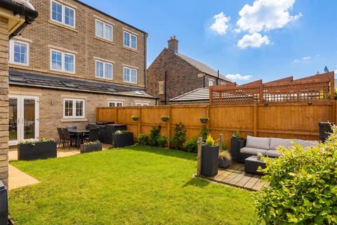 4 bedroom semi-detached house for sale, Naylor Avenue, Leeds LS19