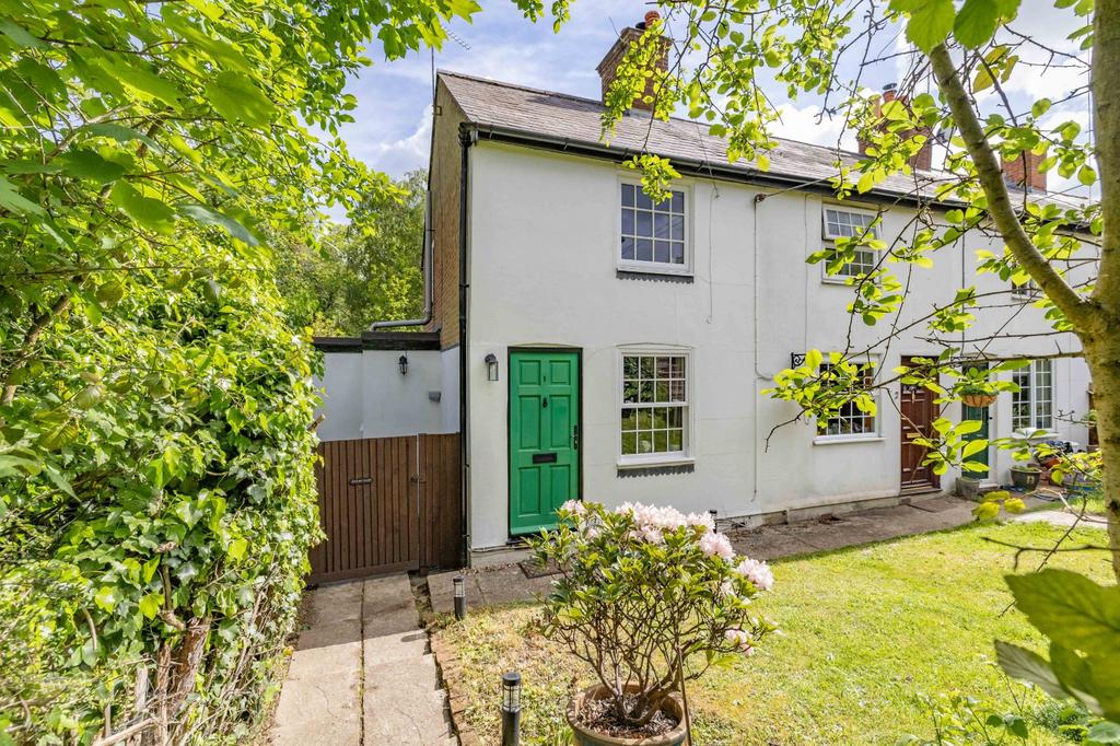 2 bedroom end of terrace house for sale