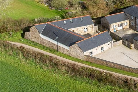 3 bedroom barn conversion to rent, Ladock