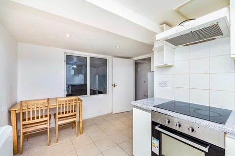 Studio to rent, Milkwood Road Herne Hill SE24