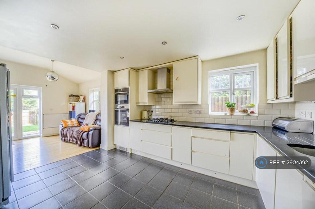 Cardinal Close, Birmingham, B17 - View 3