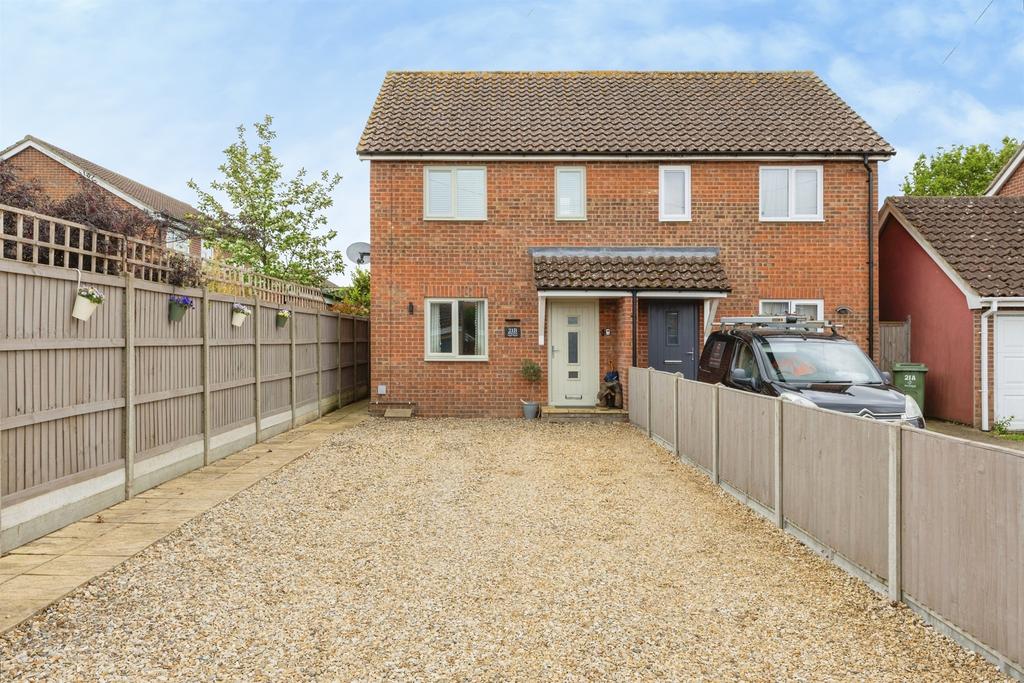 2 bedroom semi-detached house for sale