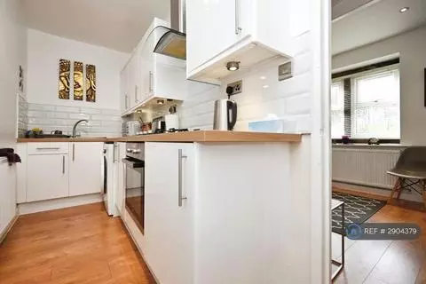 2 bedroom terraced house to rent - View 3