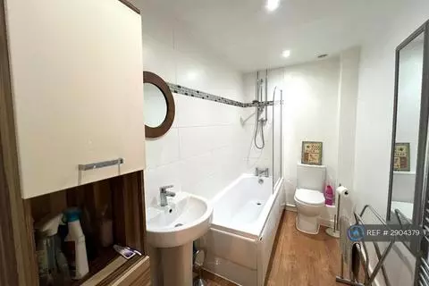 2 bedroom terraced house to rent - View 4