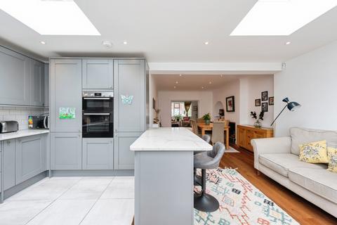 4 bedroom semi-detached house for sale, Lawrence Avenue, NEW MALDEN, Surrey, KT3