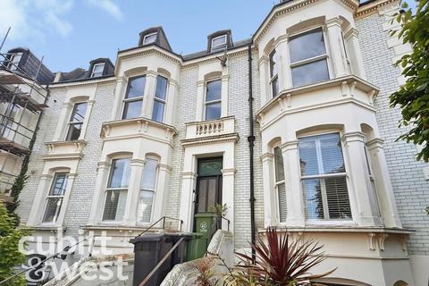 2 bedroom apartment to rent, Alhambra Road Southsea PO4