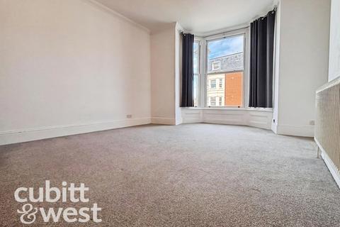 2 bedroom apartment to rent, Alhambra Road Southsea PO4