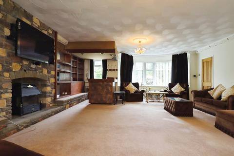 4 bedroom detached house for sale, Highlands, Tonyrefail, Porth