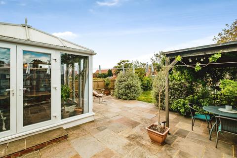 2 bedroom detached bungalow for sale, Halewick Lane, Sompting, Lancing