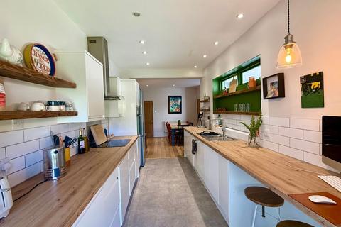 4 bedroom semi-detached house to rent, Prospect Road, Southborough, TN4