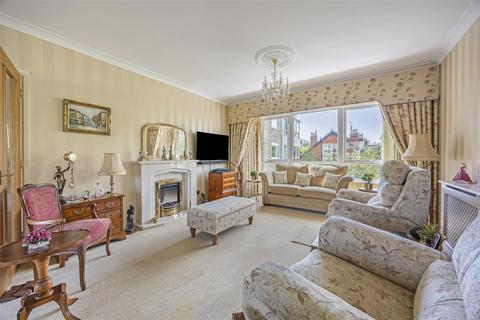2 bedroom apartment for sale, Queens Road, Cheltenham