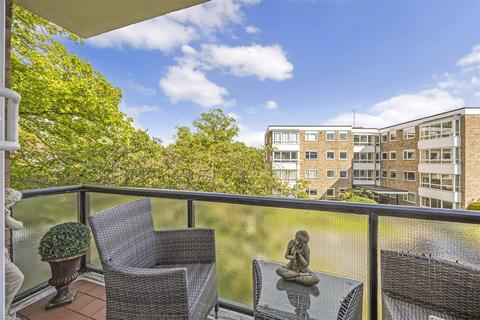2 bedroom apartment for sale, Queens Road, Cheltenham