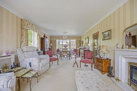 2 bedroom apartment for sale, Queens Road, Cheltenham