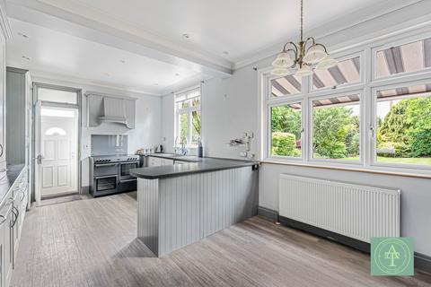 4 bedroom semi-detached house for sale, Ringwood Way, Winchmore Hill, London, N21