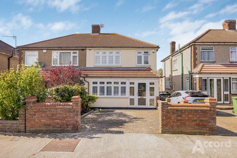 3 bedroom semi-detached house for sale, Pettits Boulevard, Romford, RM1