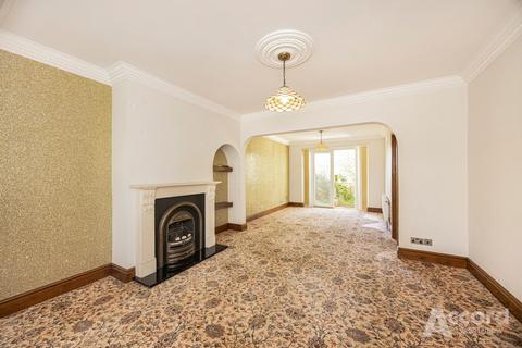 3 bedroom semi-detached house for sale, Pettits Boulevard, Romford, RM1