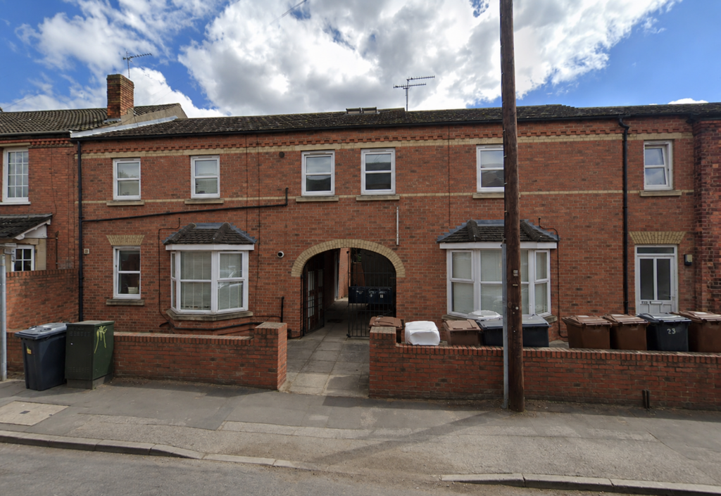 Apartment in Lincoln, New Boultham - More
