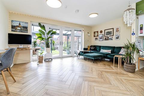 4 bedroom semi-detached house for sale, Redcliffe Drive, Manchester M4
