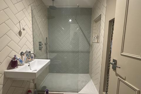 3 bedroom flat to rent, Hildyard Road,  London, SW6
