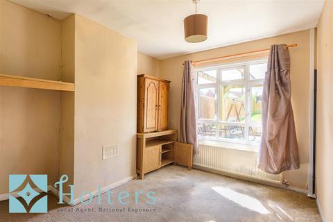4 bedroom semi-detached house for sale, Maesawelon, Caersws