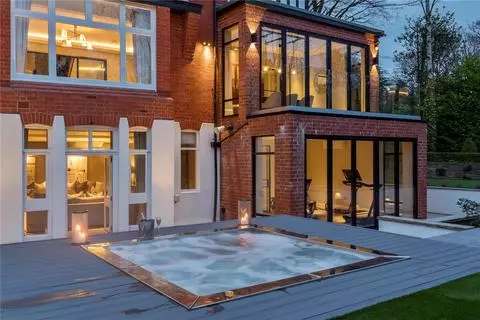 6 bedroom detached house for sale – pohled 2