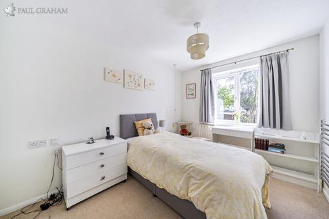 1 bedroom flat for sale, Thicket Road, Sutton